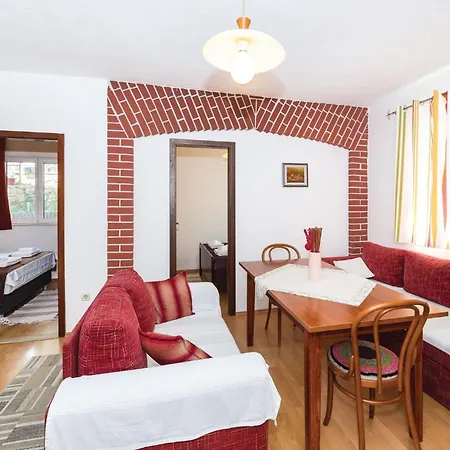 Awesome In Okrug Gornji With Kitchen Holiday home Trogir